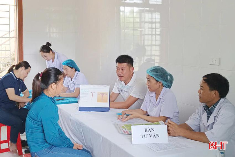 Nhiều chị em phụ nữ ở huyện Hương Khê đã được tư vấn và thực hiện BPTT. z5751849880107_89f544fa61728b647791a7b192432f26.jpg