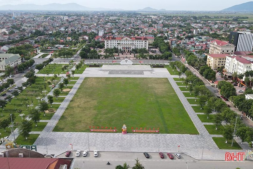 Quảng trường thành phố Hà Tĩnh - nơi lưu dấu tích cổ xưa của Thành Hà Tĩnh. dji_export_1692694055091.jpg