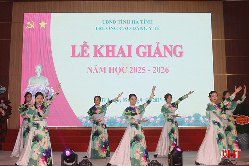Lễ khai giảng năm học 2025-2026 của Trường Cao đẳng Y tế Hà Tĩnh. bqbht_br_img-1454.jpg