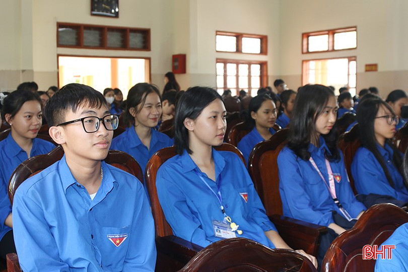 Phiên toà giả định có sự tham gia của hơn 200 đoàn viên thanh niên trên địa bàn TP Hà Tĩnh. img-3913-5351.jpg