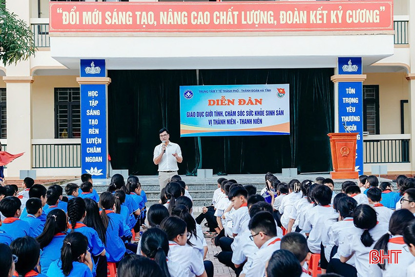 Trung tâm Y tế TP Hà Tĩnh phối hợp với Thành đoàn tổ chức giáo dục giới tính, chăm sóc sức khỏe sinh sản vị thành niên, thanh niên cho học sinh Trường THCS Lê Bình. bqbht_br_z5956946426935-2ce899d47b630a77a3862a35de084557.jpg