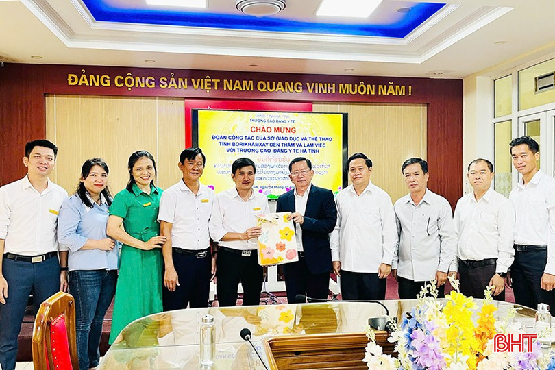 Sự gắn kết giữa Trường Cao đẳng Y tế Hà Tĩnh và các tỉnh của nước bạn Lào đã góp phần vun đắp mối quan hệ hữu nghị đặc biệt Việt - Lào. bqbht_br_z7126323119286-926ab8bfc54bb48ca831c63d64219853.jpg