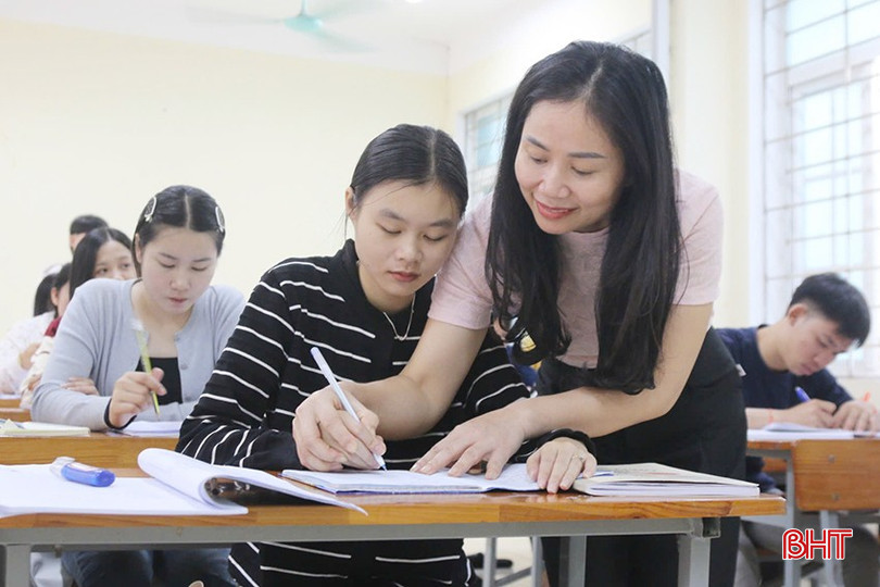 Sự hỗ trợ của các giảng viên đã giúp lưu HS Lào tự tin hơn trong quá trình học tập. bqbht_br_z7139295635090-df77387740a3e87686cbfee181fa1d72.jpg