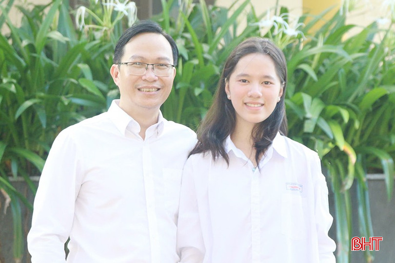 Thầy Nguyễn Văn Tình - giáo viên dạy Vật lý luôn hỗ trợ, đồng hành cùng Phương Đan trên hành trình học tập. bqbht_br_z6708720168481-dca63f0dbeb3d70cfc23671ff91ba3b9.jpg