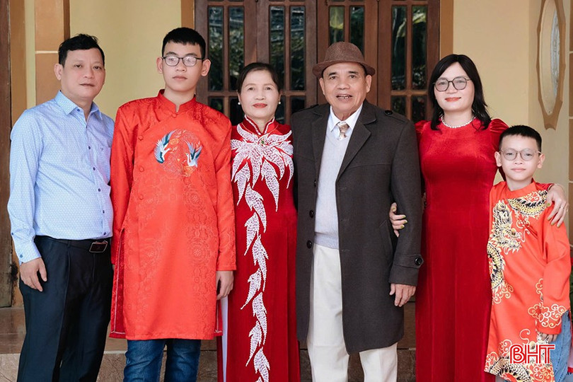 Chị Tuyết luôn làm gương để giáo dục các con về lòng hiếu thảo. bqbht_br_z6293715734025-9e5f7d42dda5092f3a6d82624b1dff21.jpg