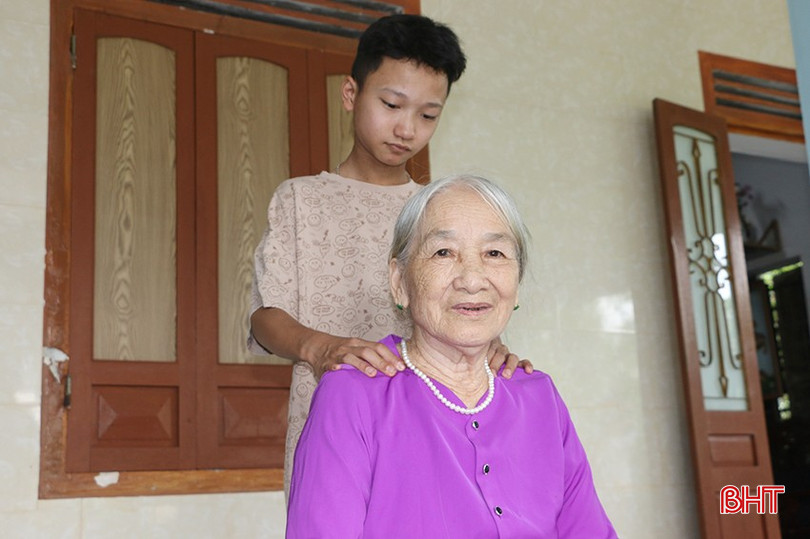 Khi bố mẹ hiếu thảo sẽ làm gương cho con cái, giúp con trở thành đứa trẻ ngoan, hiếu kính với người lớn. (Ảnh tư liệu). bqbht_br_z6295710178045-7b8053d1cddddf4a59eed7c5ae003b24.jpg
