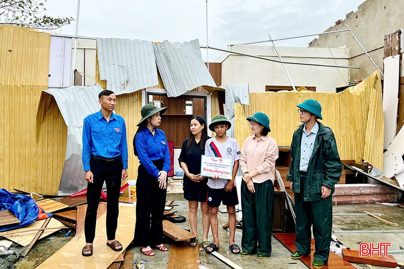 Em Trần Tuấn Nghĩa xúc động khi nhận được sự hỗ trợ của Tỉnh đoàn và Báo Tuổi trẻ, giúp gia đình từng bước vượt qua khó khăn sau bão. bqbht_br_em-tran-tuan-nghia-xuc-dong-khi-nhan-duoc-su-ho-tro-cua-tinh-doan-va-bao-tuoi-tre-giup-gia-dinh-buoc-qua-kho-khan-sau-bao.jpg