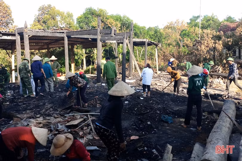 “Tôi không còn đủ sức dựng lại nhà mới cho các con nữa rồi”
