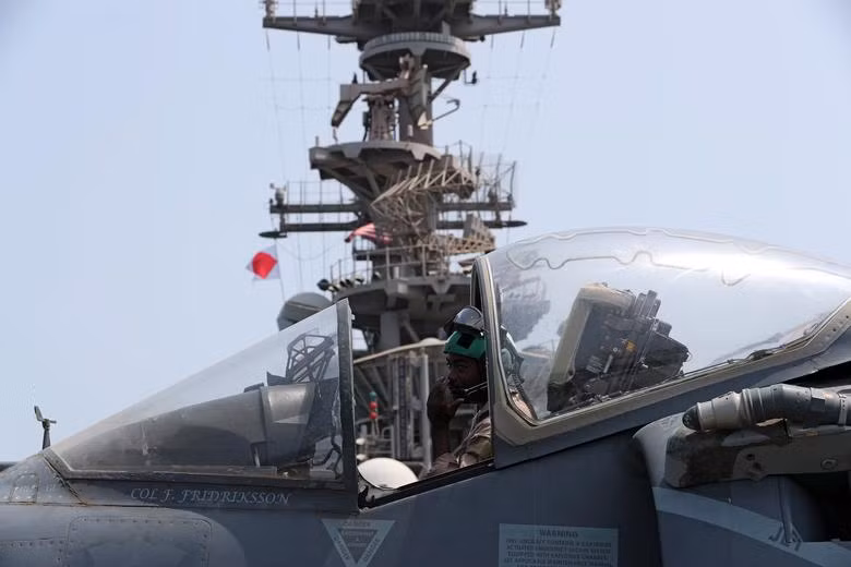 Cận cảnh tàu chiến Mỹ được tuyên bố bắn rơi máy bay không người lái Iran