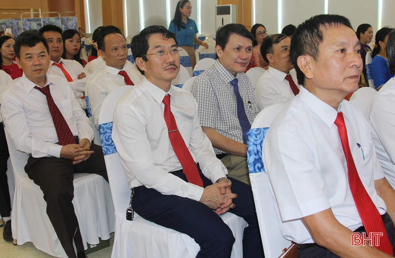 Vinh danh 29 cán bộ Công đoàn Viên chức Hà Tĩnh tiêu biểu