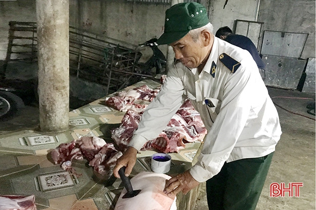 Người dân thị trấn Cẩm Xuyên an tâm sử dụng thịt lợn trong bữa ăn