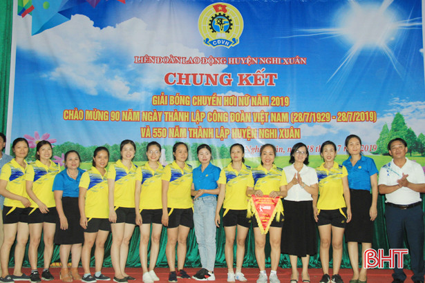 Giải bóng chuyền hơi nữ huyện Nghi Xuân thành công tốt đẹp