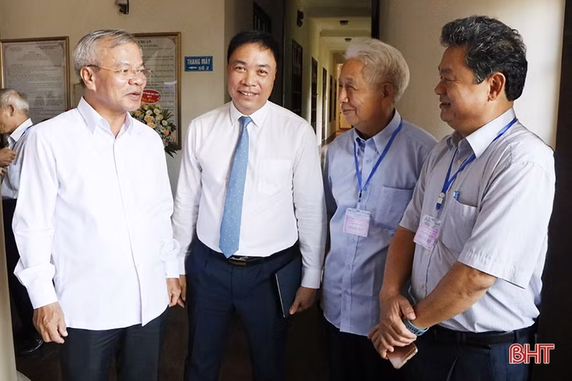 HĐND tỉnh nghe các tờ trình, đề án và trả lời kiến nghị của cử tri gửi đến kỳ họp