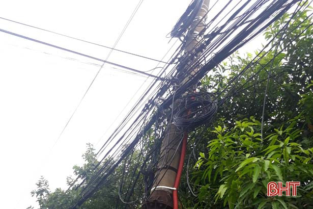 “Ma trận” lưới điện, cáp quang ở thành phố Hà Tĩnh