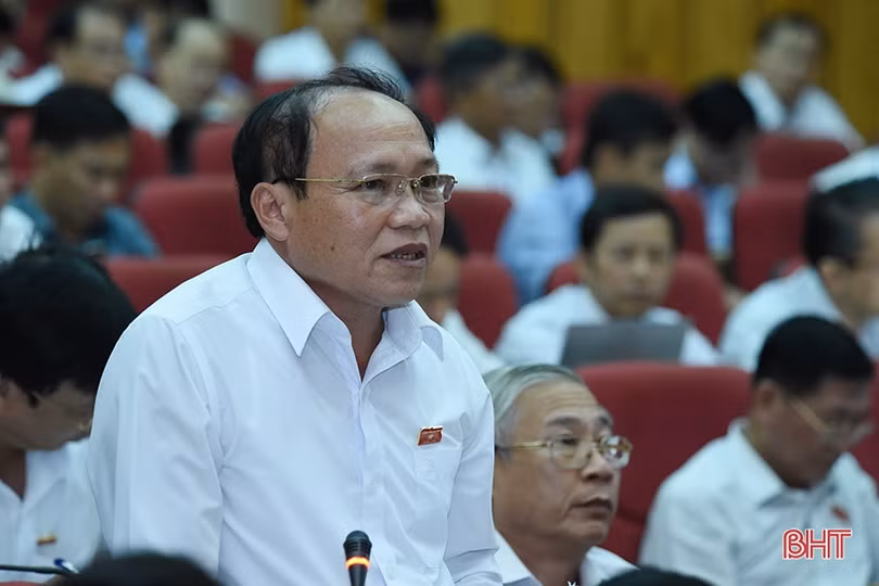 Chất vấn Giám đốc Sở Công thương: Đại biểu “xoay” về chất lượng xăng dầu, hệ thống nước thải cụm công nghiệp