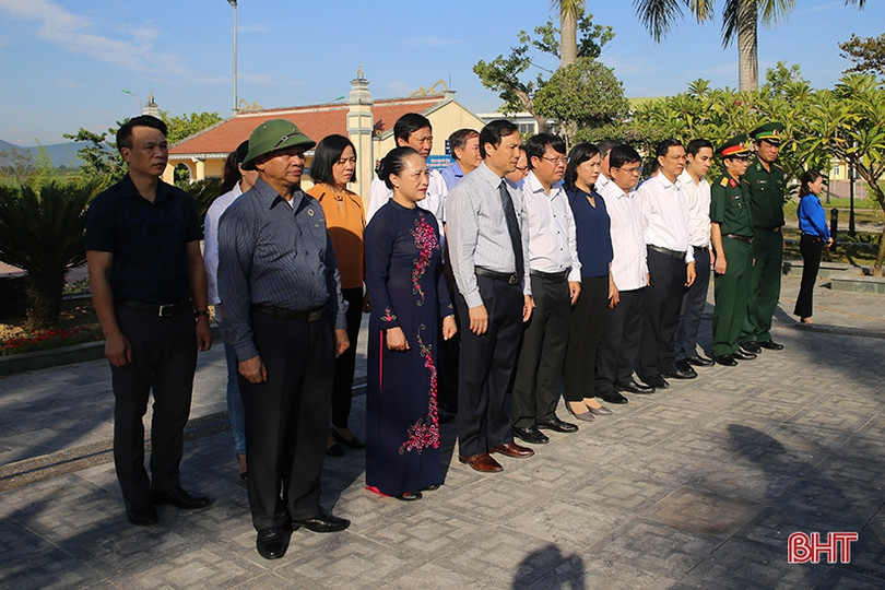 Lãnh đạo tỉnh Hà Tĩnh dâng hương tri ân các anh hùng, liệt sỹ