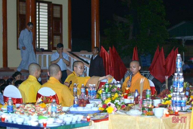 1.070 ngọn nến tri ân các anh hùng liệt sỹ ở TX Kỳ Anh