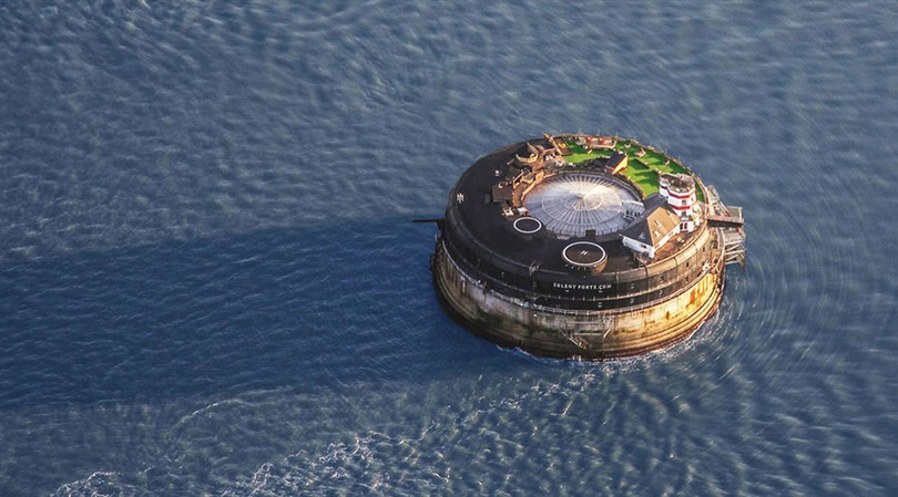 Nhà phù thủy, căn hộ hình chó và các khách sạn kỳ lạ nhất thế giới