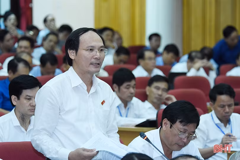 Phiên chất vấn: Giám đốc Sở TN-MT Hồ Huy Thành đăng đàn trả lời đầu tiên