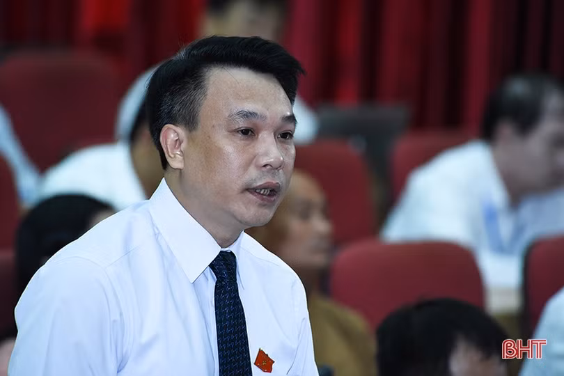 Chất vấn Giám đốc Sở Công thương: Đại biểu “xoay” về chất lượng xăng dầu, hệ thống nước thải cụm công nghiệp