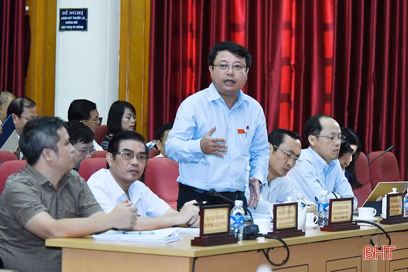 Chất vấn Giám đốc Sở Công thương: Đại biểu “xoay” về chất lượng xăng dầu, hệ thống nước thải cụm công nghiệp