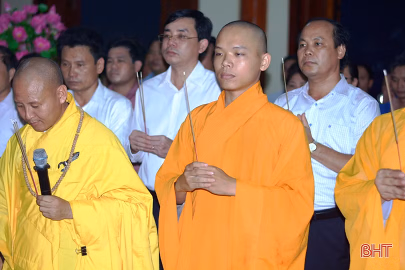 1.070 ngọn nến tri ân các anh hùng liệt sỹ ở TX Kỳ Anh