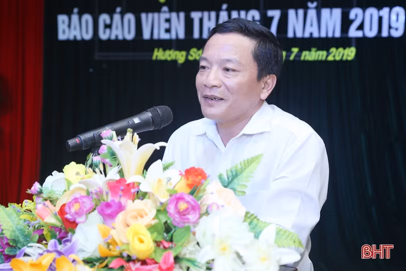 Tuyên truyền về đại hội Đảng các cấp, tiến tới Đại hội Đảng toàn quốc lần thứ XIII