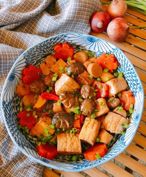 Nấm đùi gà kho đậu hũ thanh mát ngày hè