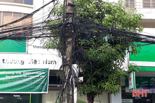 “Ma trận” lưới điện, cáp quang ở thành phố Hà Tĩnh
