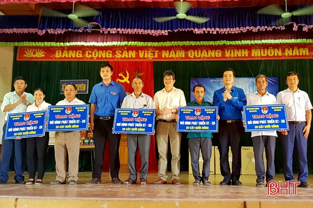 Nhiều phần quà ý nghĩa của tuổi trẻ cả nước đến với người dân Hà Tĩnh