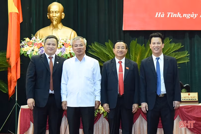 Ông Trần Tiến Hưng được bầu giữ chức Chủ tịch UBND tỉnh Hà Tĩnh