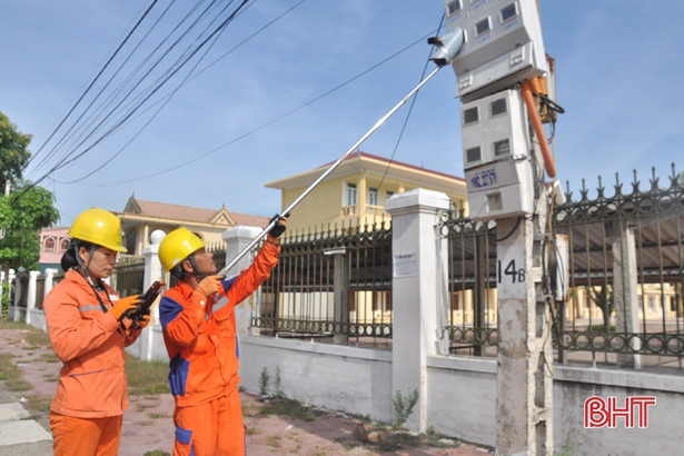 Điện lực Hà Tĩnh hiện đại hóa đo đếm điện năng
