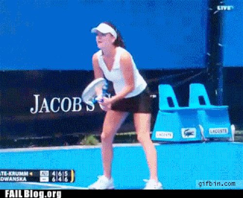 Hài hước với những sự cố bất ngờ không đỡ kịp trong thể thao