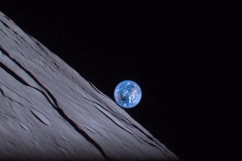 Khoảnh khắc cơn bão Mặt Trời trong nhật thực cực hiếm