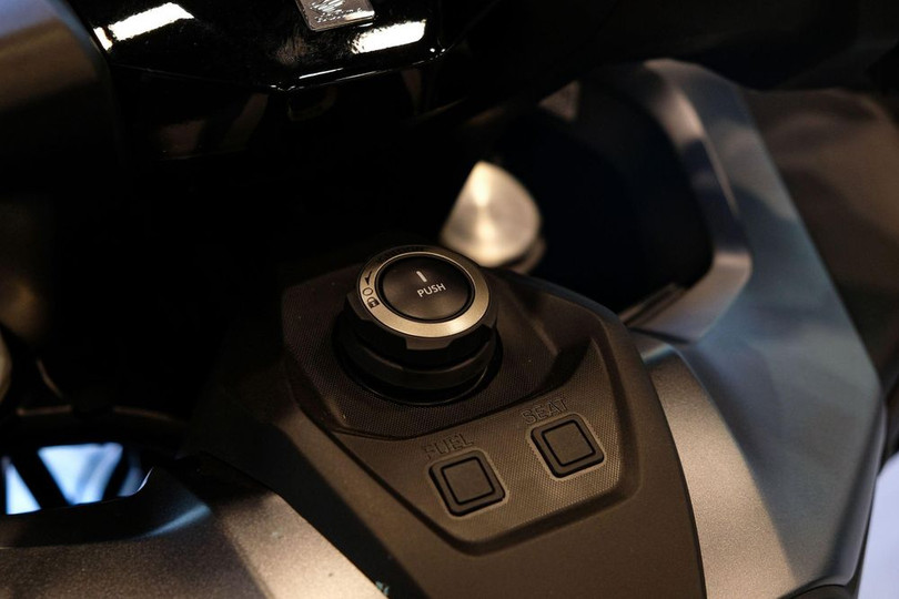 Honda Forza 750 2023 về Việt Nam, có lẫy số và phanh tay như ô tô