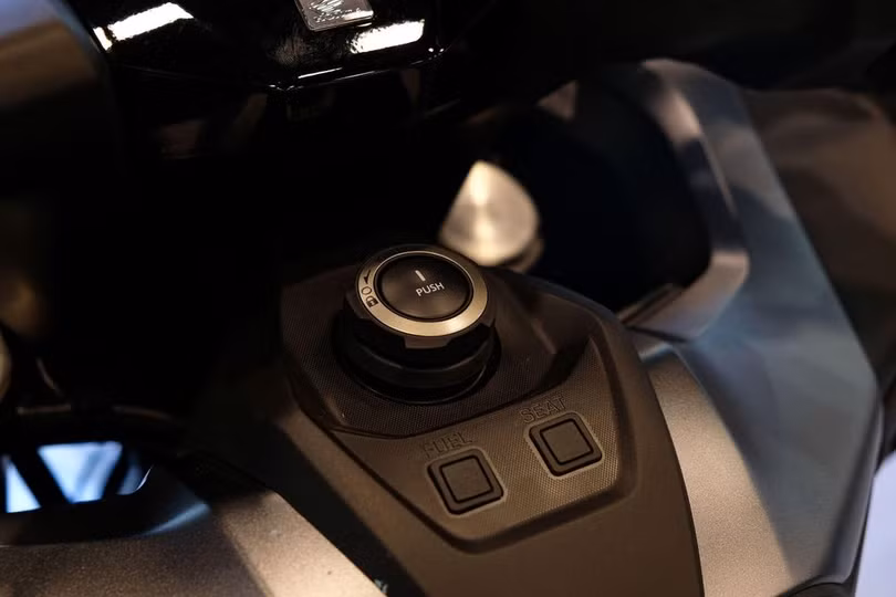 Honda Forza 750 2023 về Việt Nam, có lẫy số và phanh tay như ô tô