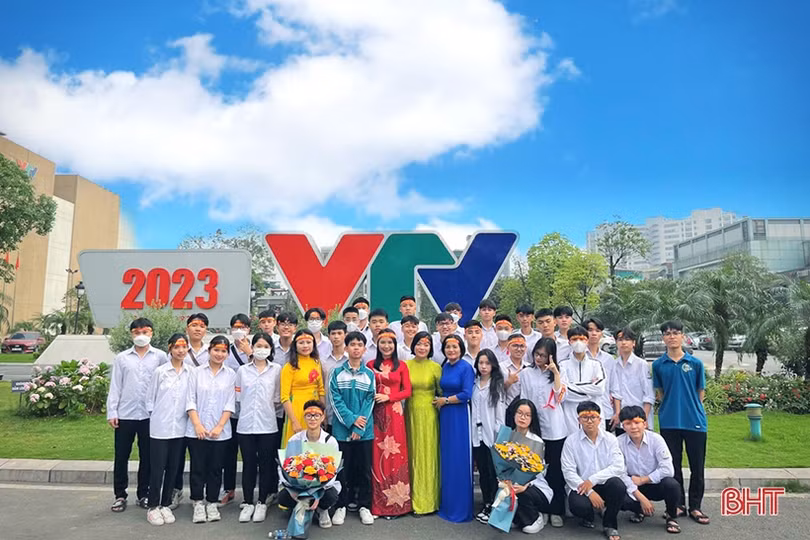 Nam sinh Hà Tĩnh thắng áp đảo cuộc thi tuần đường lên đỉnh Olympia