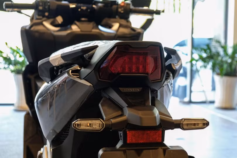 Honda Forza 750 2023 về Việt Nam, có lẫy số và phanh tay như ô tô