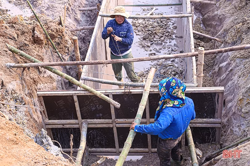 “Vượt nắng” đẩy nhanh tiến độ các công trình trọng điểm ở Hà Tĩnh