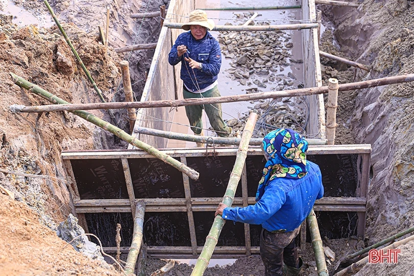 “Vượt nắng” đẩy nhanh tiến độ các công trình trọng điểm ở Hà Tĩnh