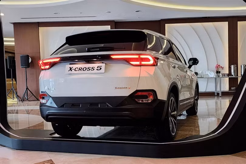 Ô tô Nga thi nhau “nhái” xe Trung Quốc