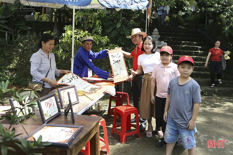 Chùa Hương Tích Hà Tĩnh đón hàng nghìn du khách