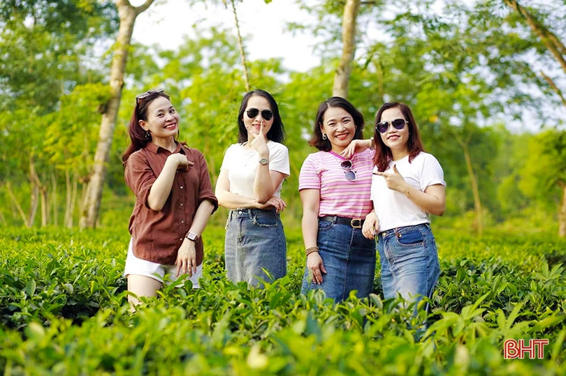 Nguy cơ tiềm ẩn từ du lịch sông, suối tự phát