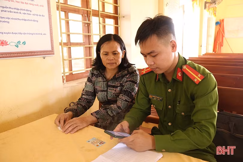 Xuyên lễ cấp căn cước công dân, định danh điện tử ở Hà Tĩnh