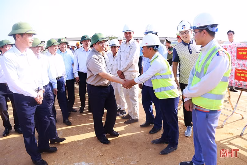 Đẩy nhanh tiến độ thi công dự án cao tốc Bắc - Nam qua Hà Tĩnh