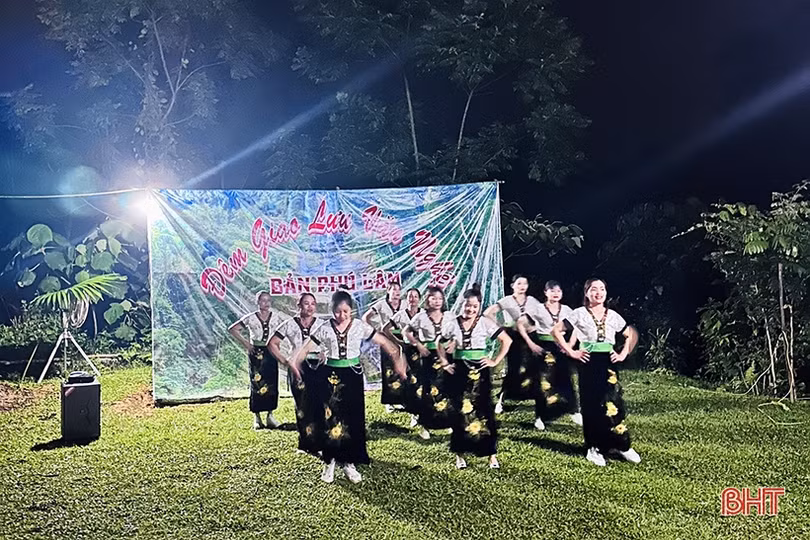 Thác Tiên hút khách du lịch trong dịp nghỉ lễ