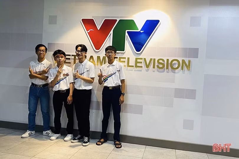 Nam sinh Hà Tĩnh thắng áp đảo cuộc thi tuần đường lên đỉnh Olympia