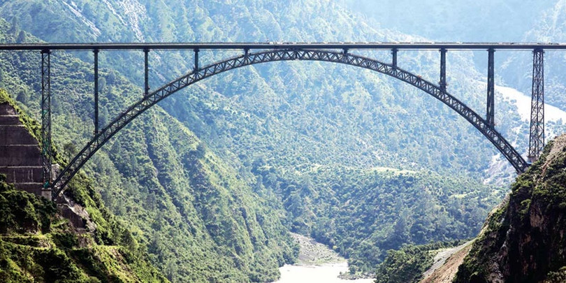 Cầu đường sắt ở Ấn Độ cao hơn tháp Eiffel