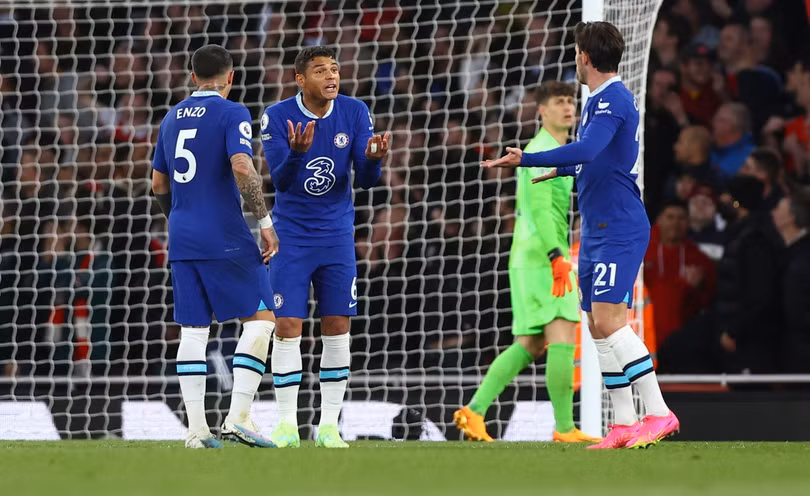 Hạ Chelsea, Arsenal trở lại ngôi đầu Premier League