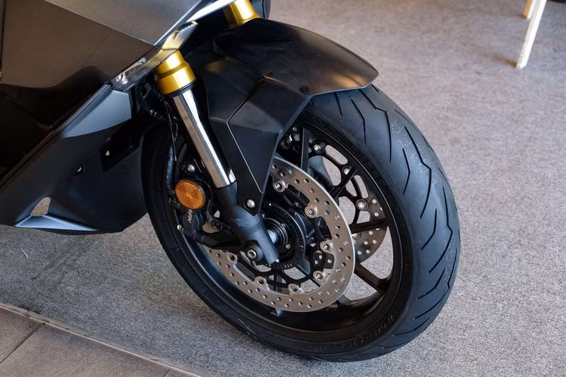 Honda Forza 750 2023 về Việt Nam, có lẫy số và phanh tay như ô tô